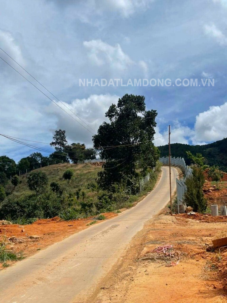 BÁN LÔ ĐẤT LỚN 2 MẶT TIỀN XÃ MÊ LINH- NAM BAN