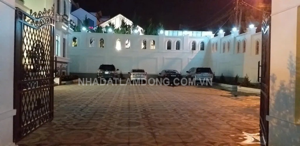 Villa Hotel hai mặt tiền KQH Đồi Huy Hoàng
