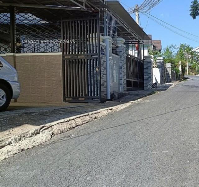 Đất biệt thự mặt tiền đường Lữ Gia, đường nhựa ô tô, khu vực khách sạn biệt thự